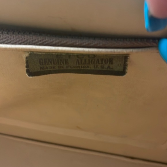 Alligator Handbag - Picture 10 of 17